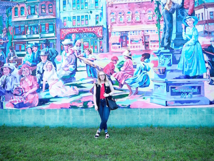 Red Tank - Strung in Gold {Aritzia Tank, Aritzia Bralette, Aritzia Vest, American Eagle Jeans, American Eagle Bag, Spring Sandals, Smashbox Lipstick in Punch Drunk}