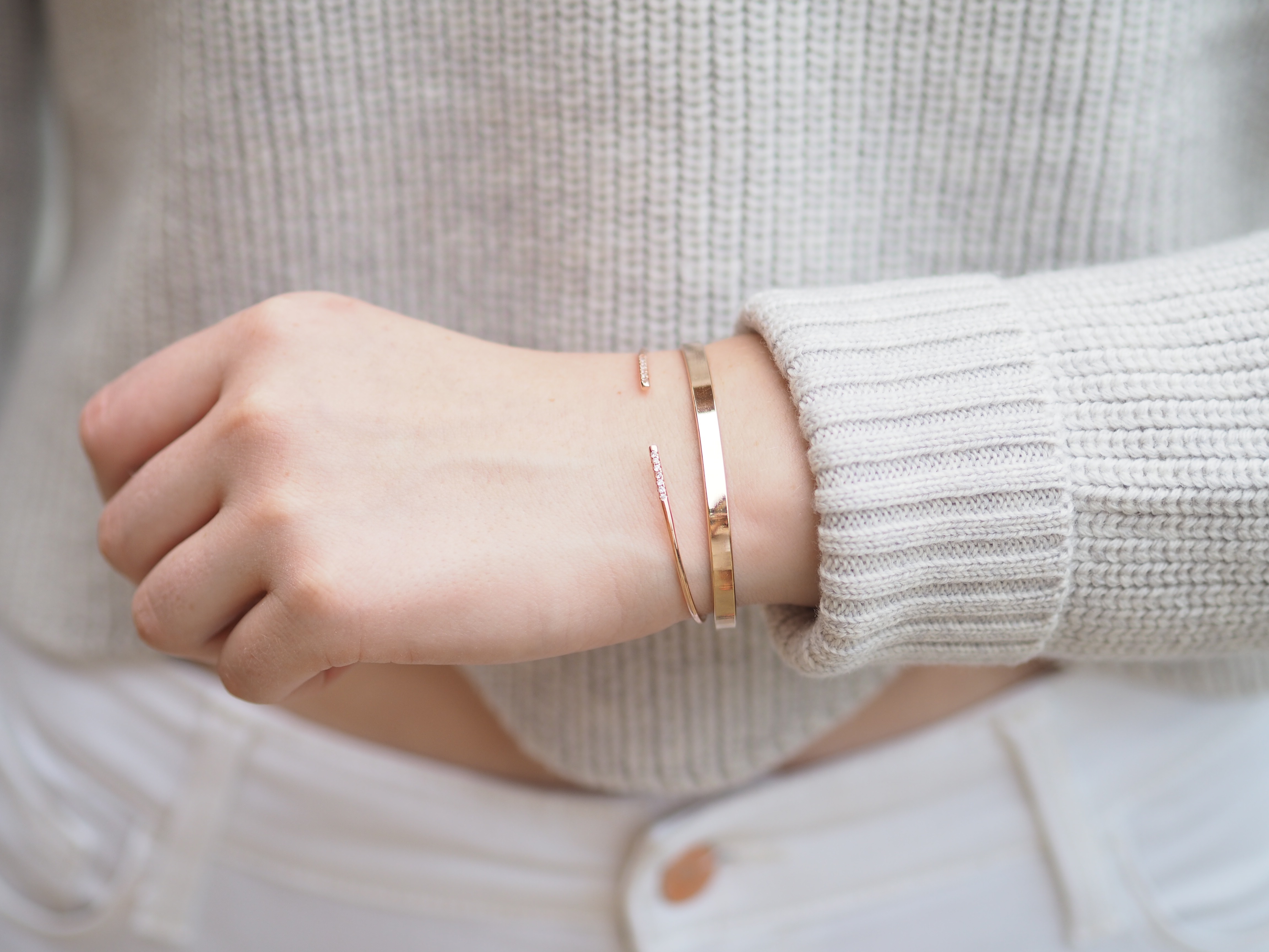 Strung in Gold My First Day of School Outfit [Aritzia Sweater, Old Navy Jeans, MAC Lipstick]