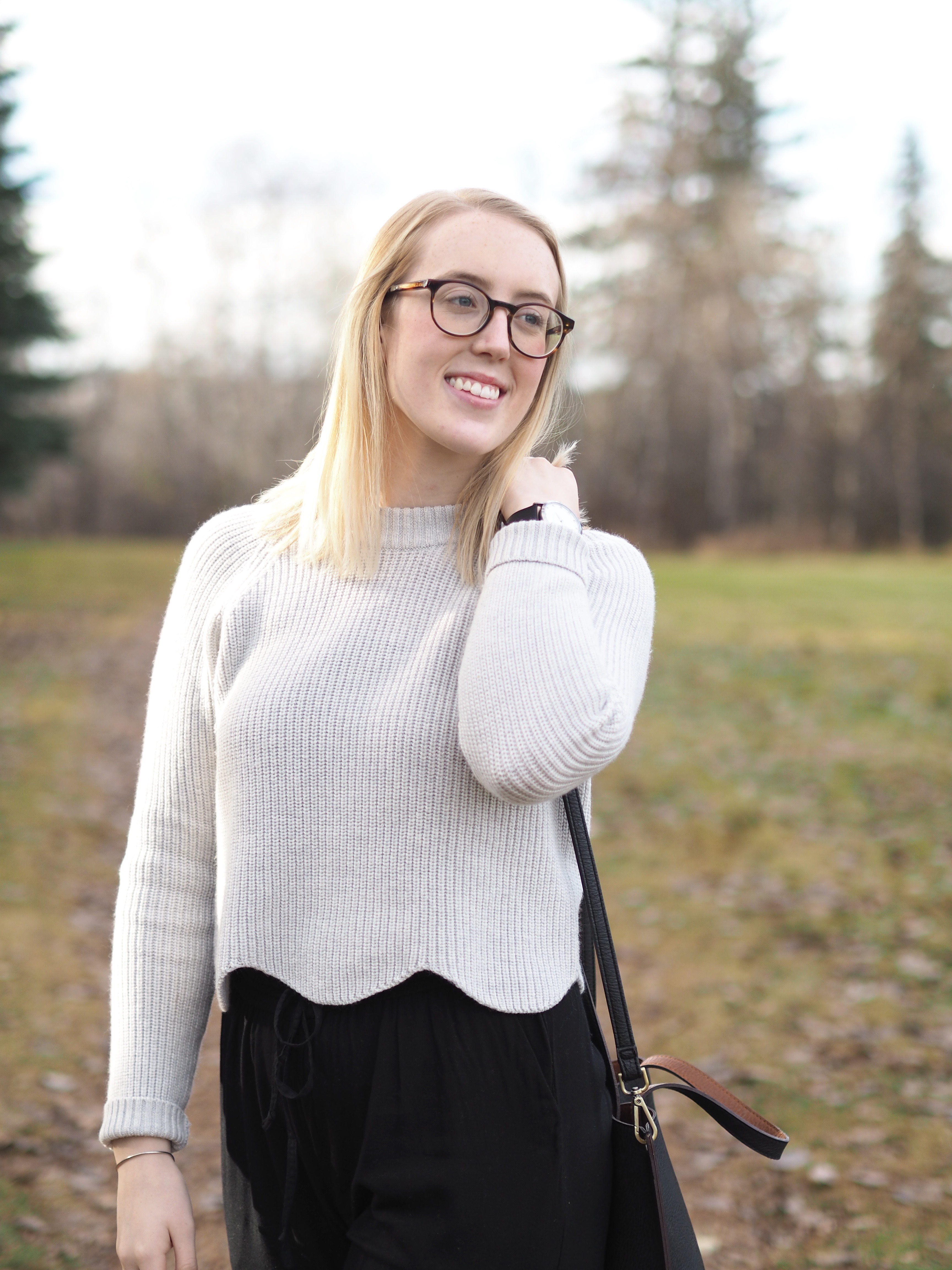 Long-bob-haircut-strungingold-aritzia-steve-madden