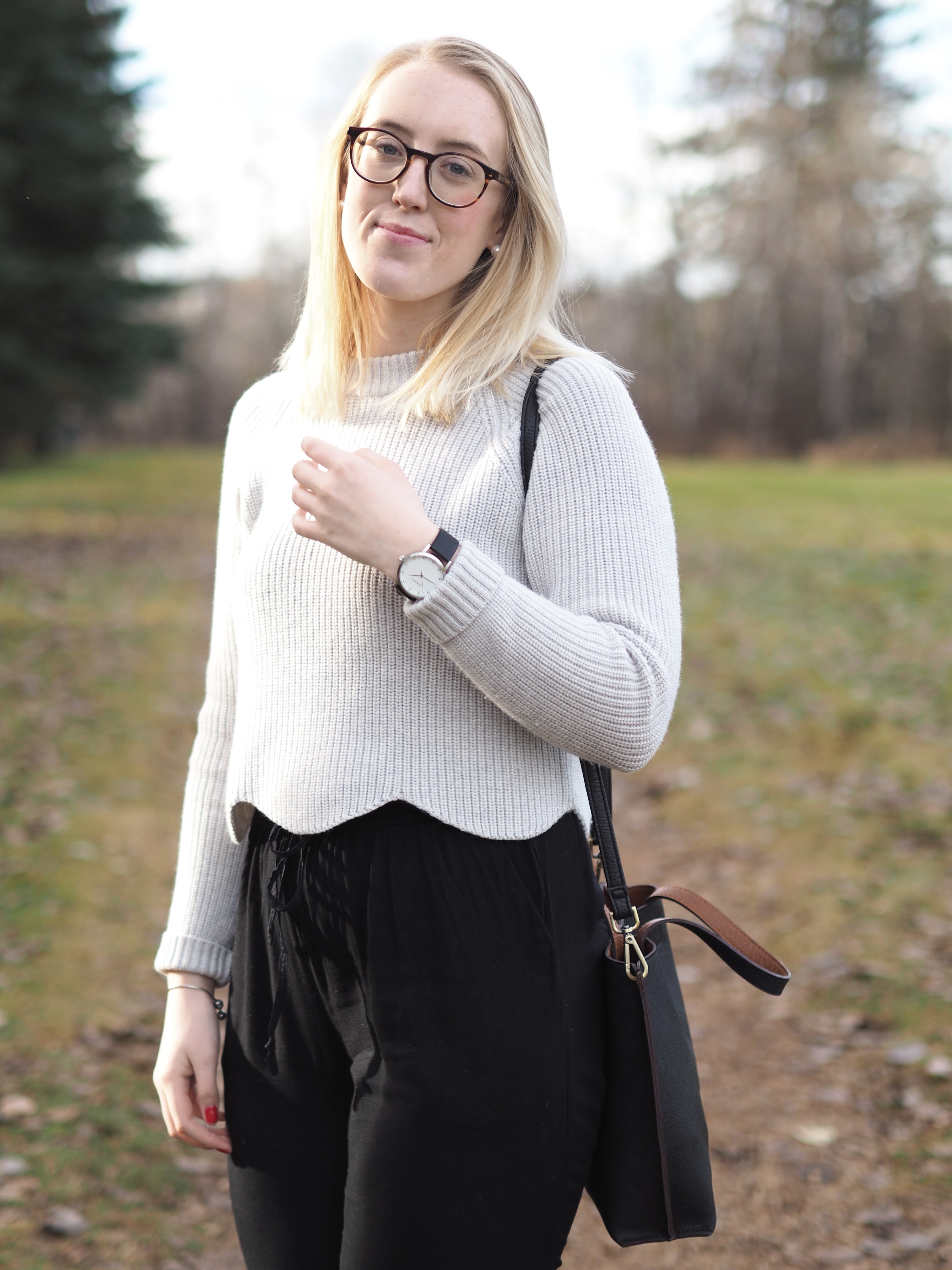 Long-bob-haircut-strungingold-aritzia-steve-madden