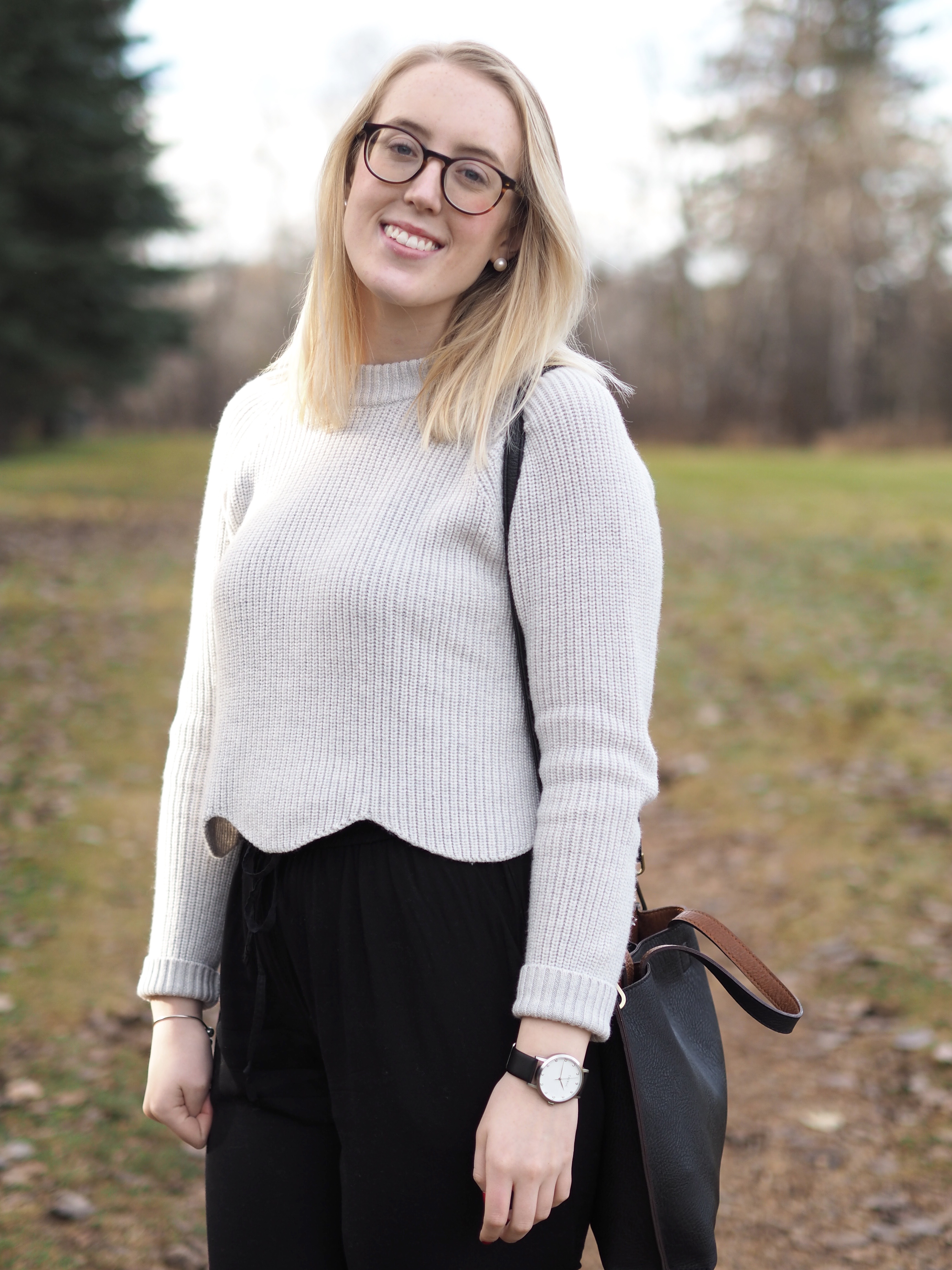 Long-bob-haircut-strungingold-aritzia-steve-madden