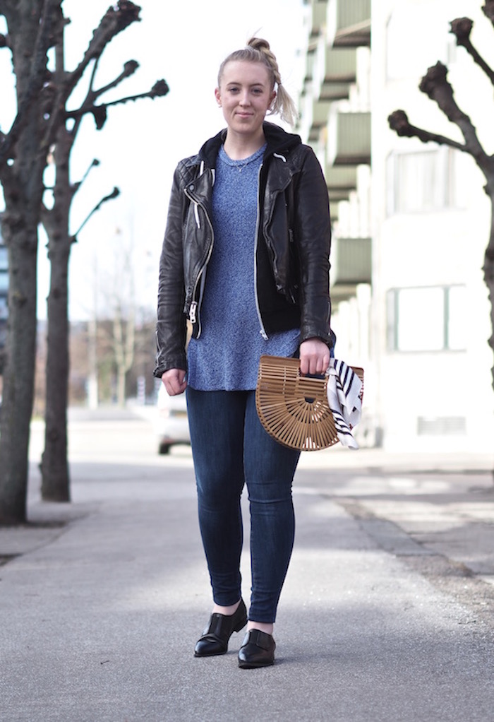 3 Reasons you Need a Pair of Loafers - Strungingold {American Eagle Jeans, Pavement Loafers, Aritzia Scarf, sweater, Cult Gaia Bag}