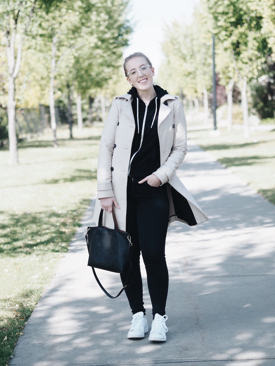 Casual Chic - Strungingold {Zara trench, H&M Sweater, American Eagle Jeans, Adidas Stan Smith sneakers, American Eagle Street Level Bag}