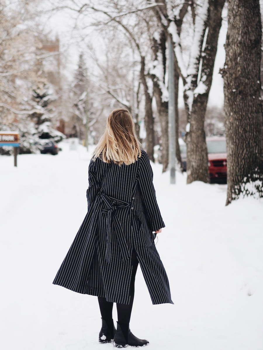 The perfect closet addition for your spring wardrobe! A long coat for the warmer temperatures.