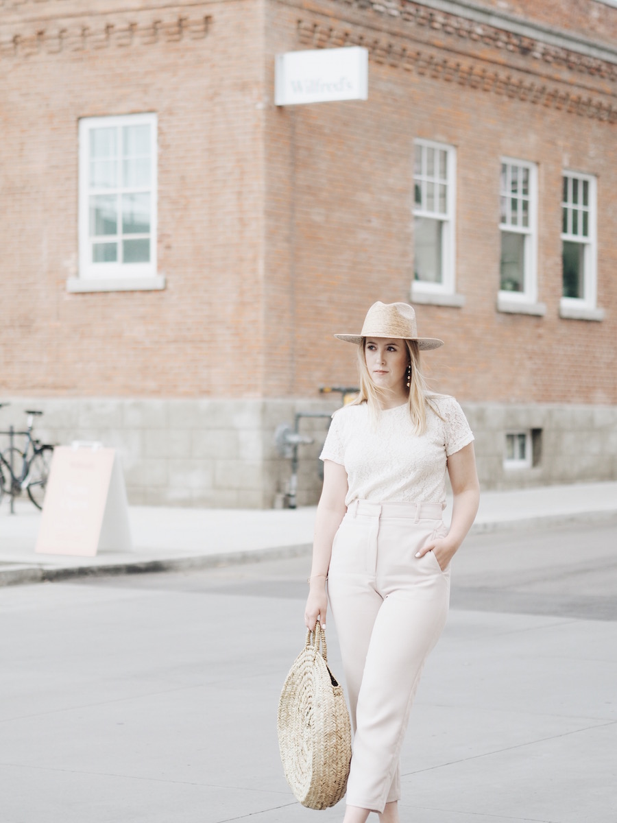 New YEG restaurant in Brewery District wearing easy summer monochromatic outfit with best trousers