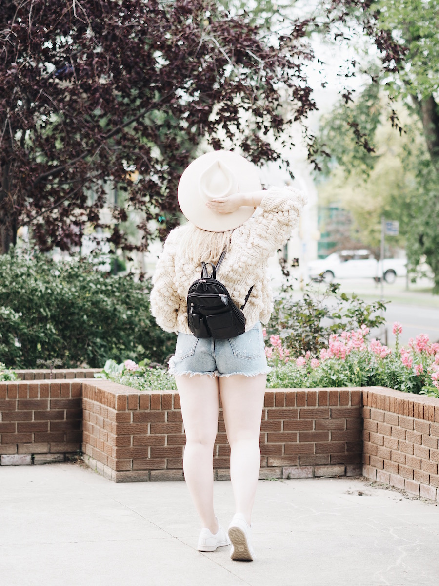 Fall Style chunky knit transitioning seasons denim cutoffs vintage thrifted chain belt edmonton folk music festival