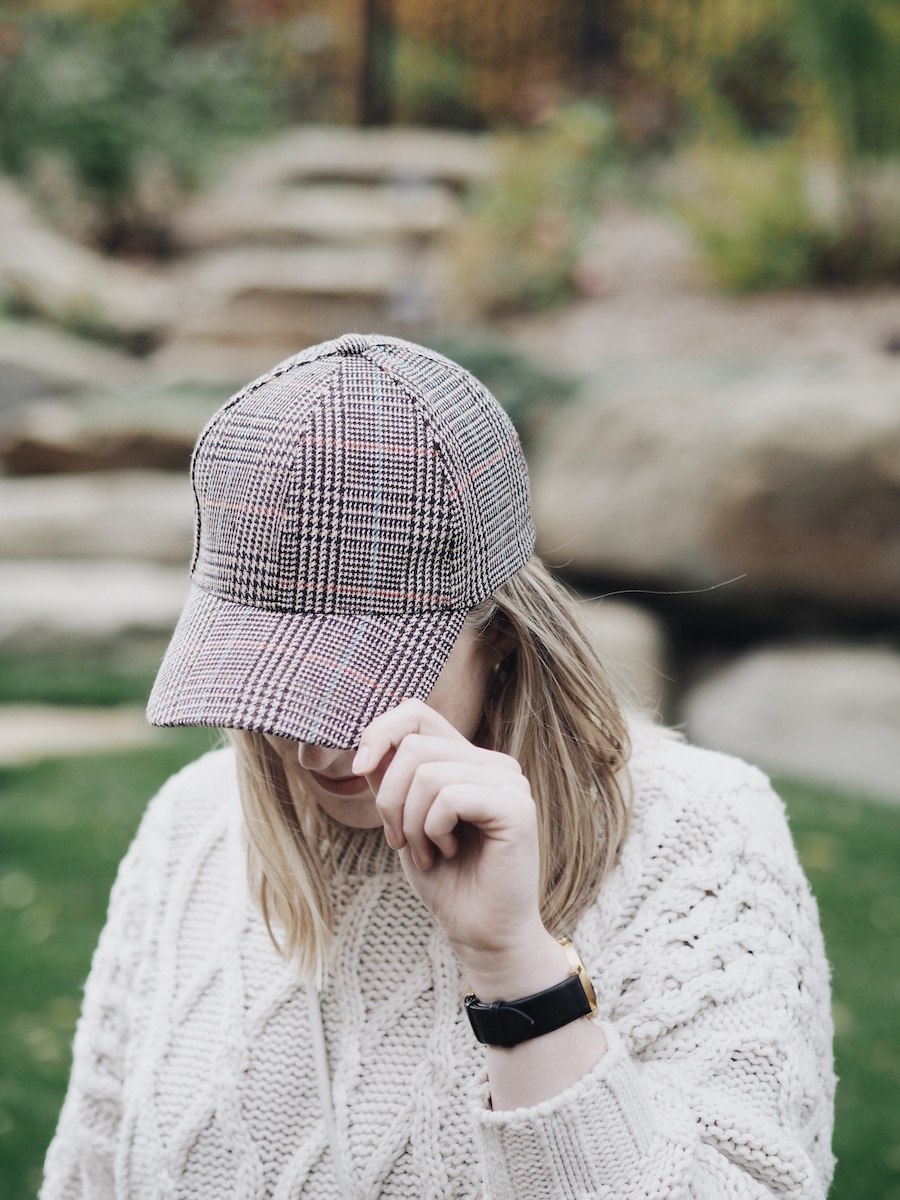 Chunky knit casual style ball cap hat fall style value village