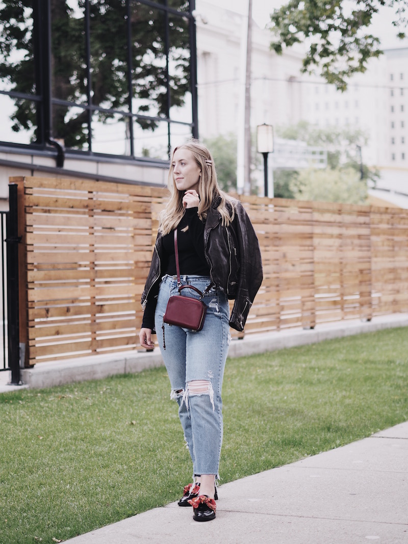 https://www.thevicversion.com/wp-content/uploads/2019/08/the-aftermath-DIY-distressed-denim-thevicversion-easy-fall-outfit.jpg