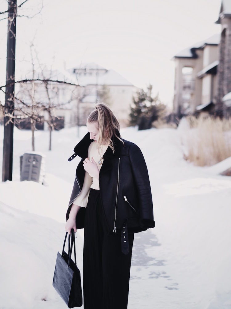 wilfred lilith blouse, aritzia rouched top, sheer sleeves, the perfect work to weekend top, easy winter styles